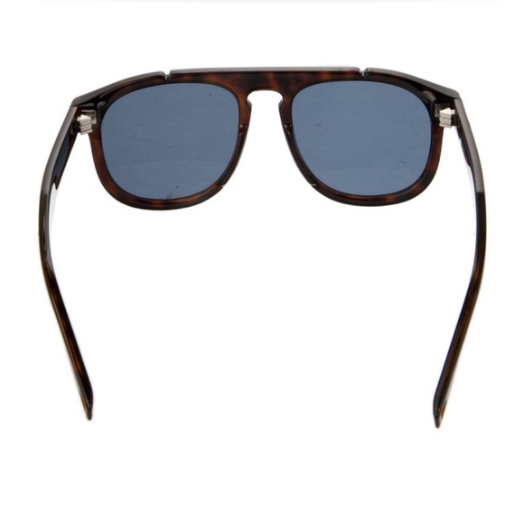 FENDI Wayfarer Sunglasses - Picture 3 of 4